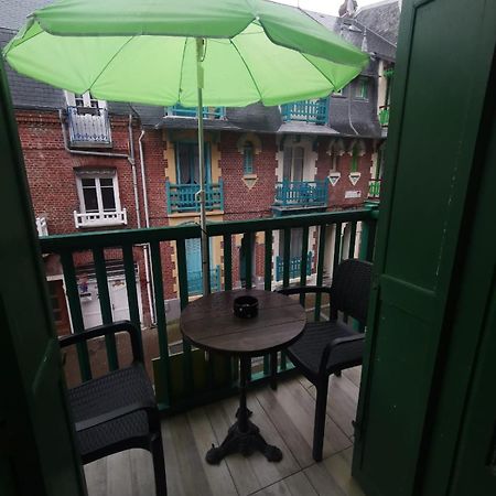 Appartement Avec Balcon Au 1Er Etage Vue Laterale Mer A 50 Metres De La Plage A Mers Les Bains. Zewnętrze zdjęcie