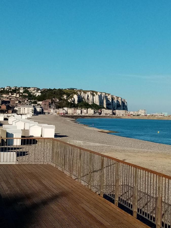 Appartement Avec Balcon Au 1Er Etage Vue Laterale Mer A 50 Metres De La Plage A Mers Les Bains. Zewnętrze zdjęcie
